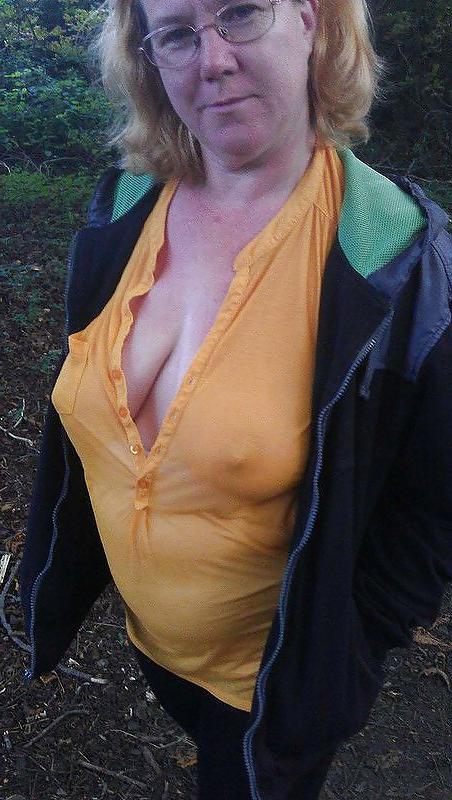 25P Her Nipples Are Poking Through The Top 3