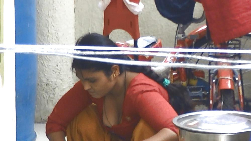 5P Desi young bhabhi downblouse