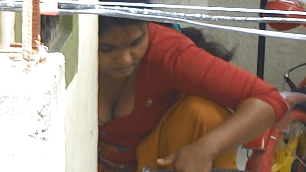 5P Desi young bhabhi downblouse