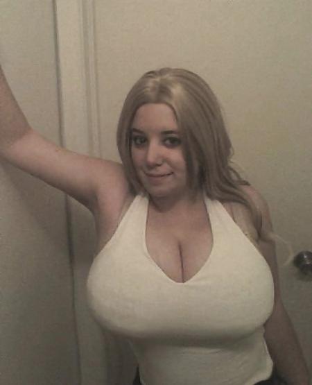 25P Busty Amateurs - Busty GFs - Candids & Self-Shot 