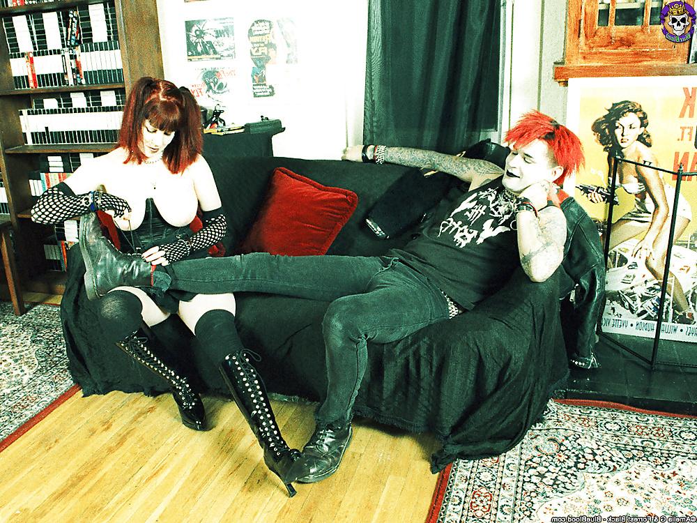25P Punk sex and foot fetish