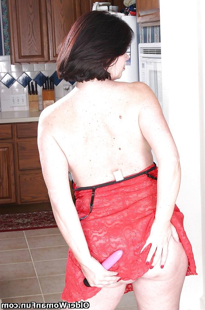 16P 54 year old granny Leeann from OlderWomanFun