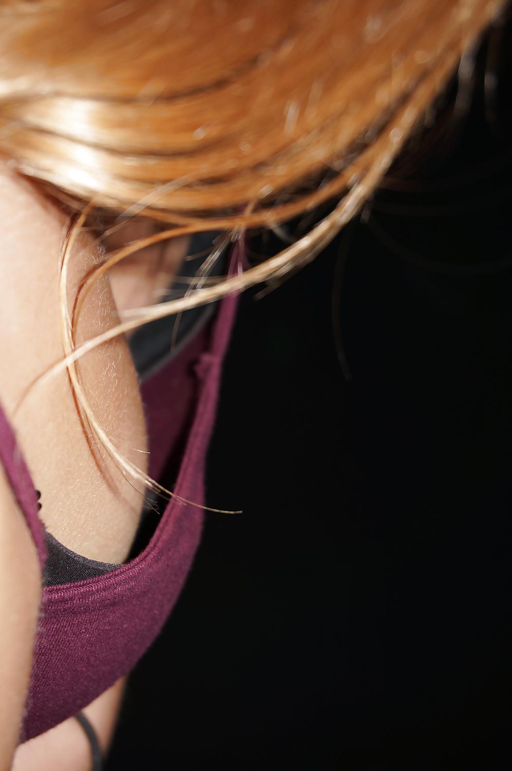 15P Downblouse Teen With Perfect Tits