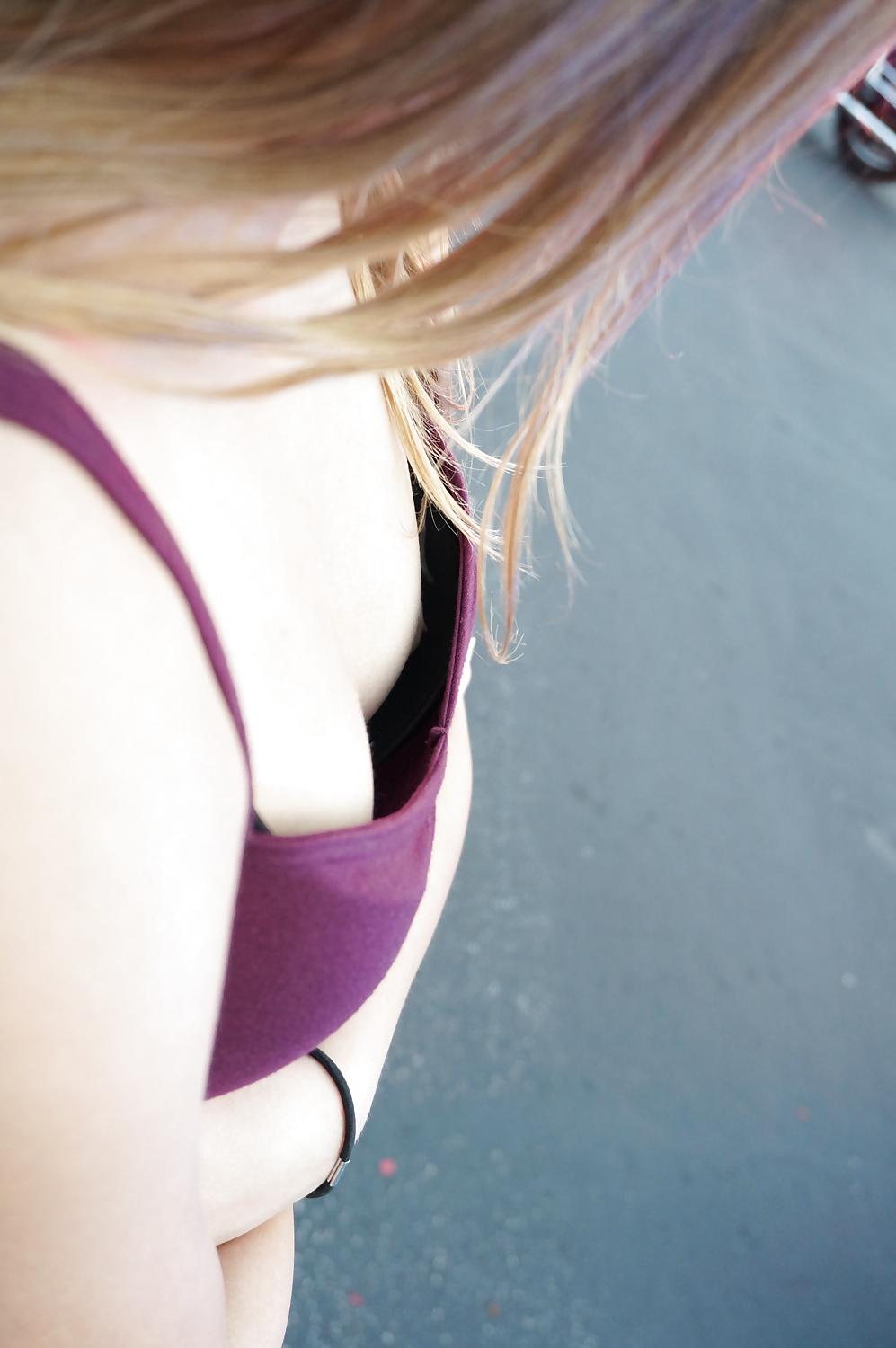 15P Downblouse Teen With Perfect Tits