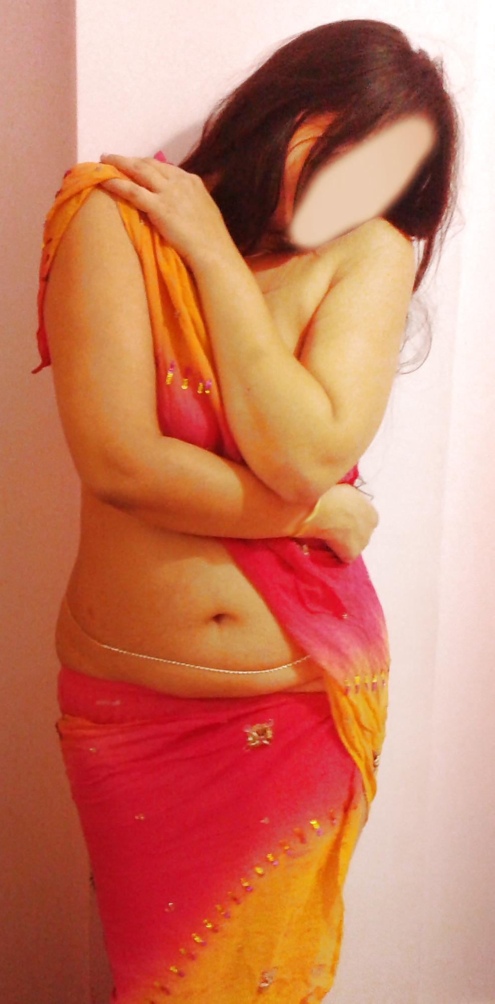 9P Desi Milf