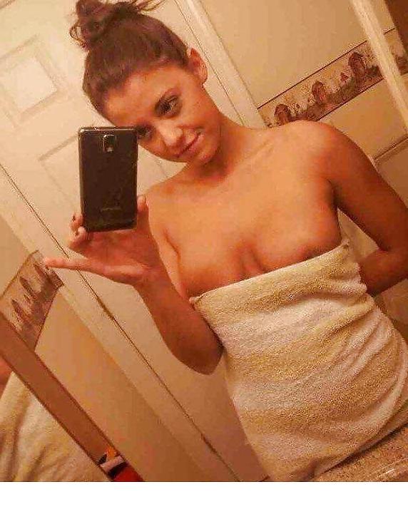 25P Naughty Teen Self Shots 