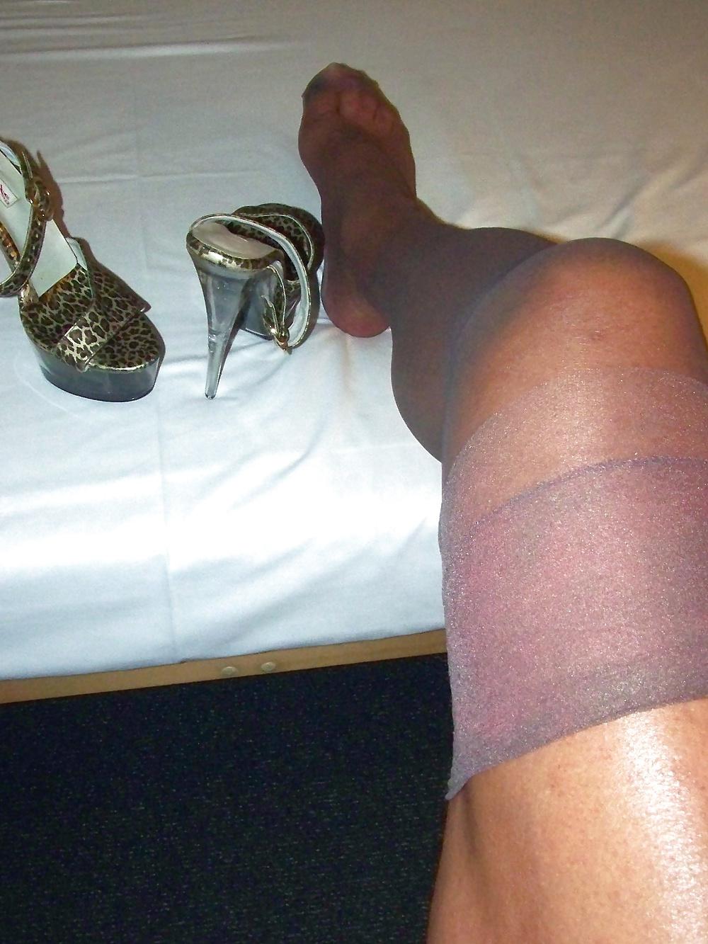 25P Crossdresser Stocking HighHeels Cumshot Condom