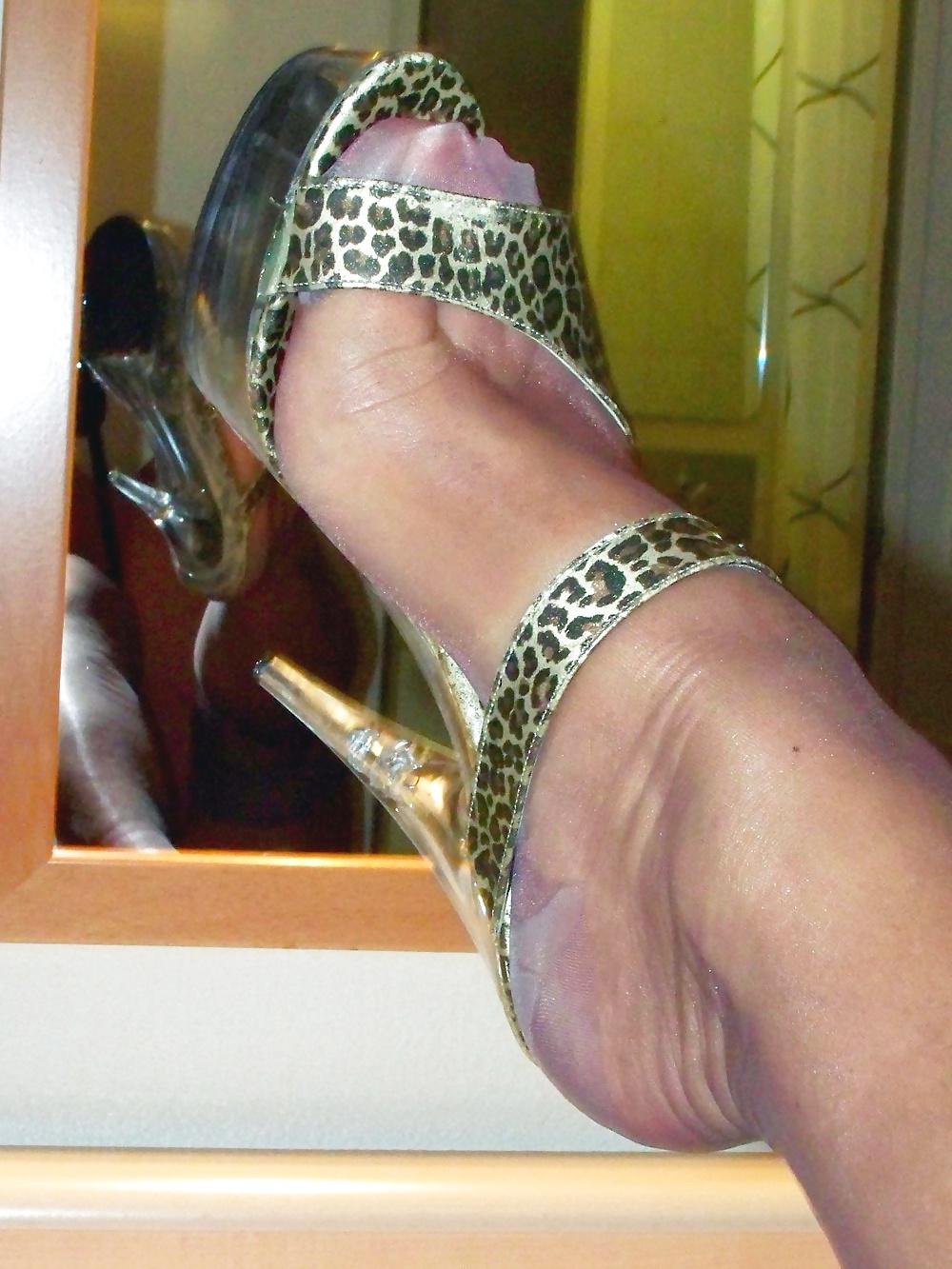 25P Crossdresser Stocking HighHeels Cumshot Condom