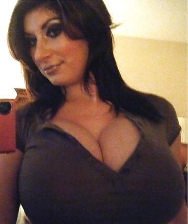 25P Busty Amateurs - Busty GFs - Candids & Self-Shot 3