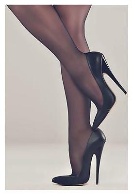 25P Foot and shoe fetish, anyone??