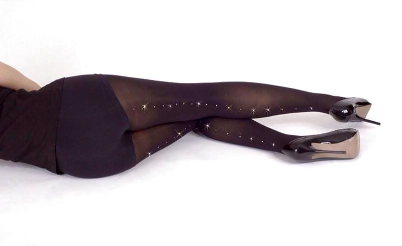 25P Foot and shoe fetish, anyone??