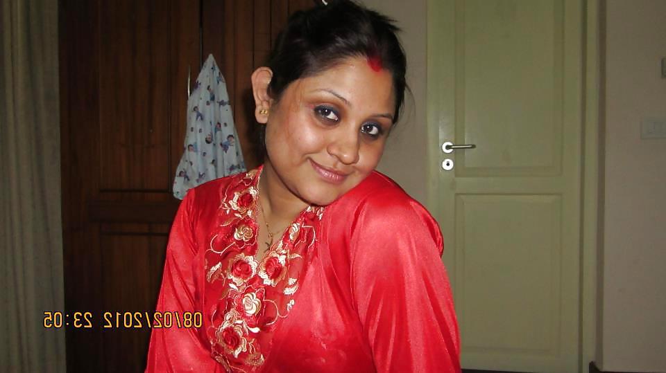 25P Desi aunty