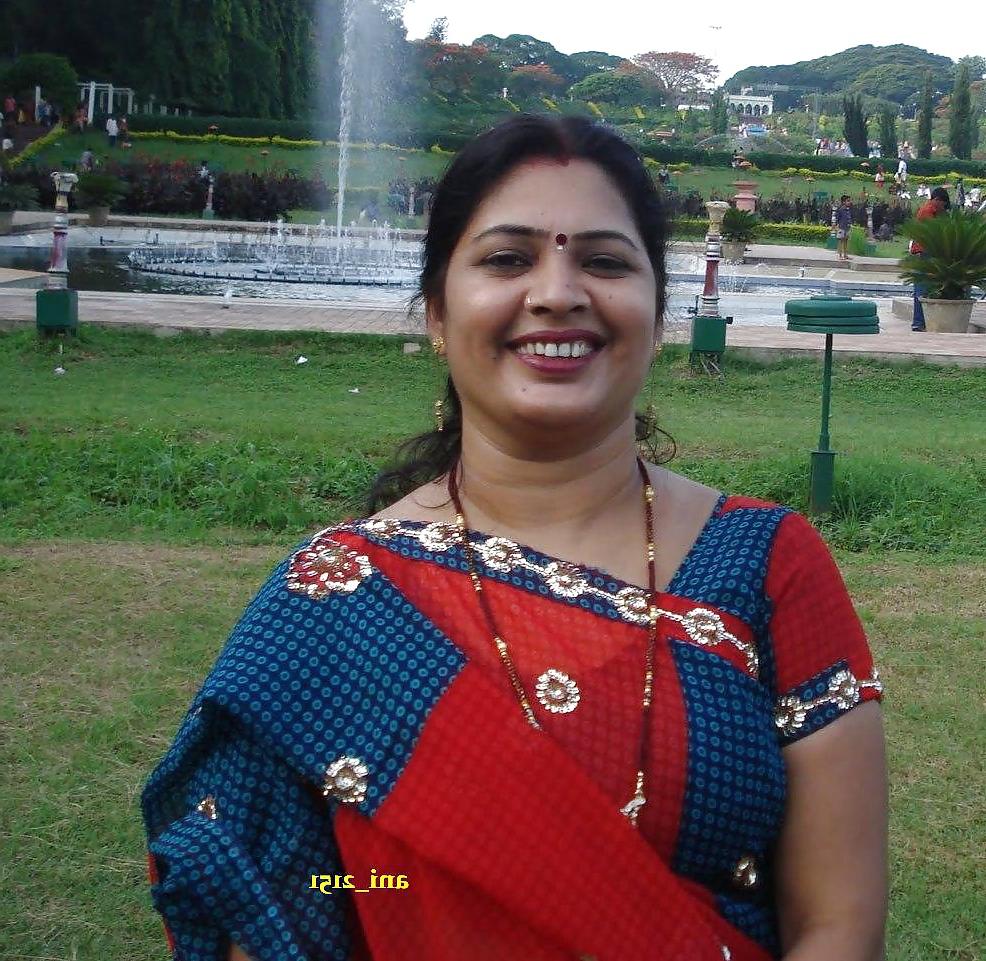 25P Desi aunty