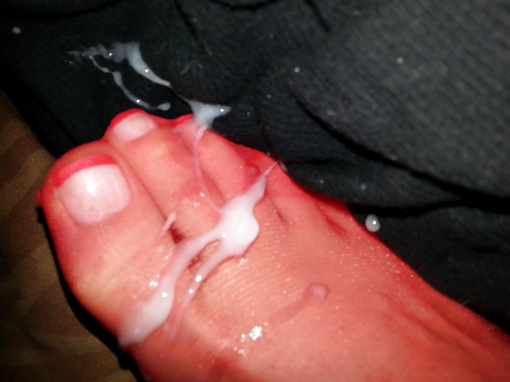 25P Red nylon Footjob