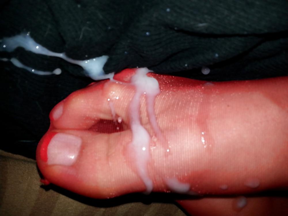 25P Red nylon Footjob