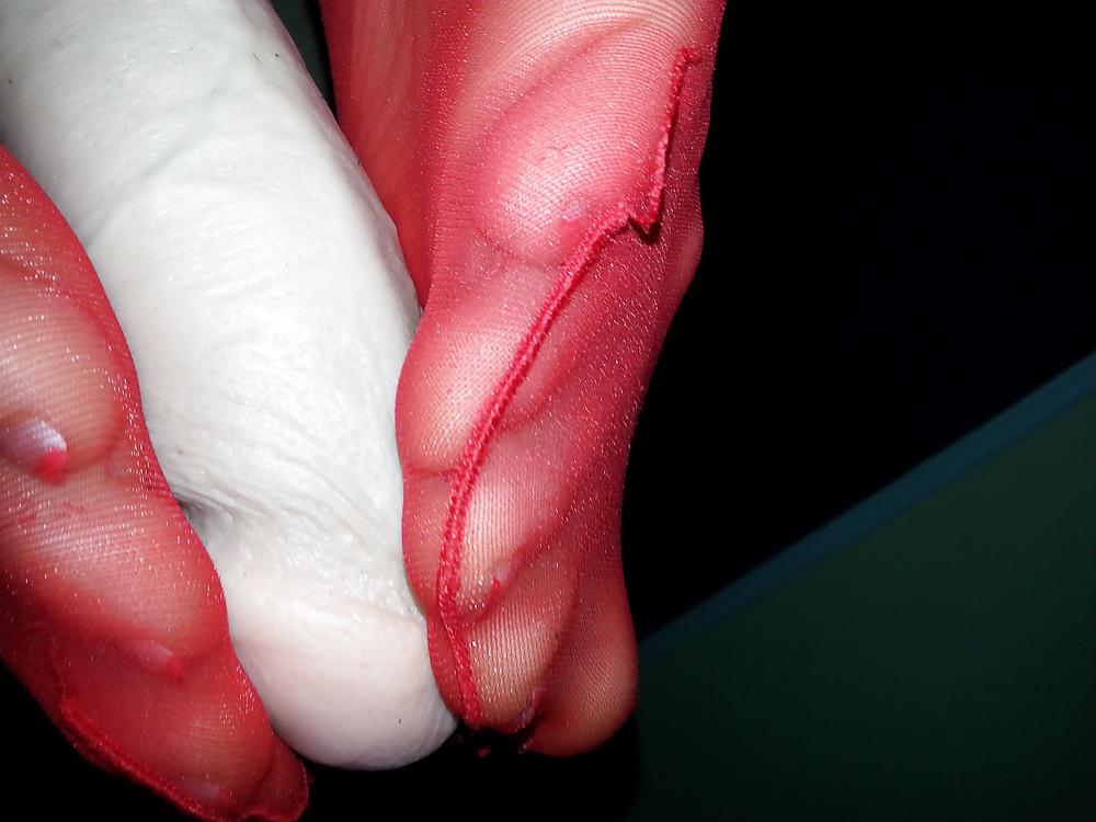 25P Red nylon Footjob