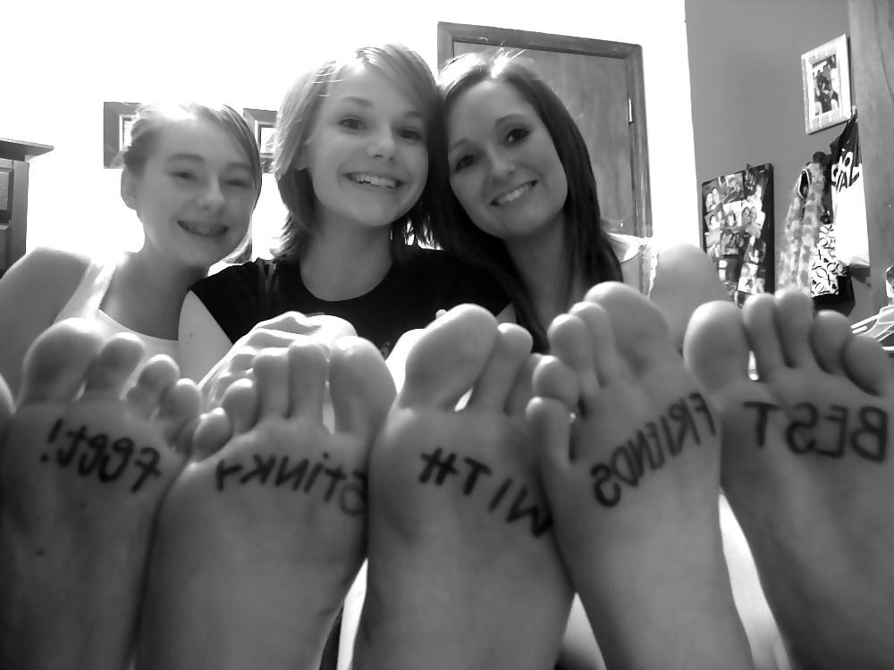 25P Girls feet drawn on