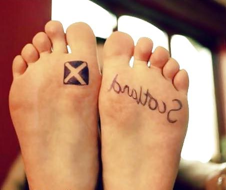 25P Girls feet drawn on