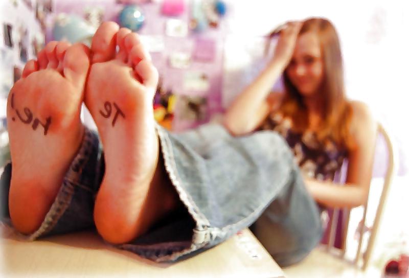 25P Girls feet drawn on