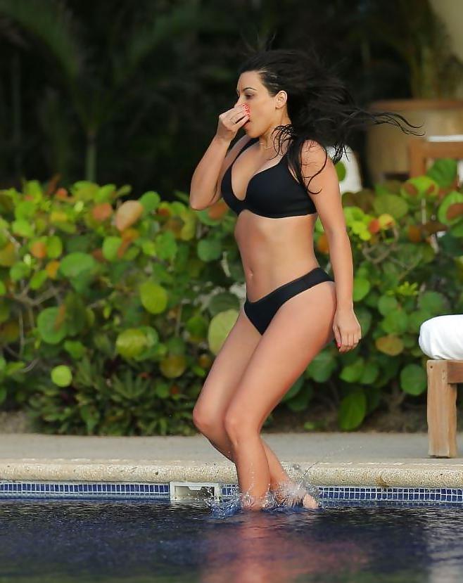 15P Kim Kardashian - This Slut needs a Hard Fuck !!!