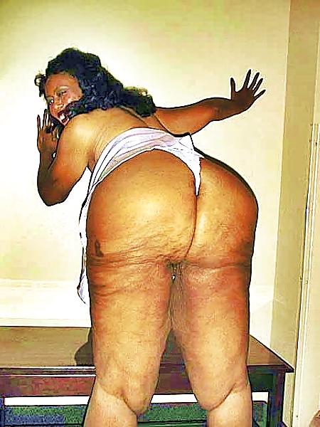 25P Older Saggy Black Beauty