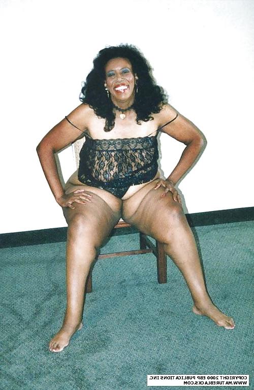 25P Older Saggy Black Beauty