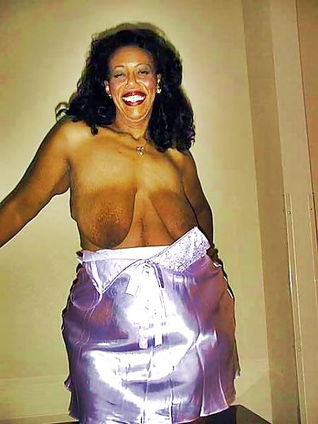 25P Older Saggy Black Beauty