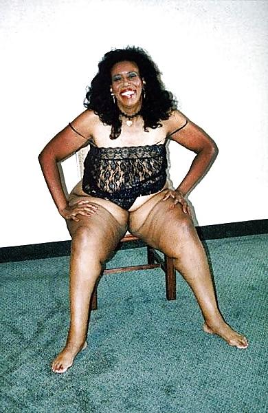 25P Older Saggy Black Beauty