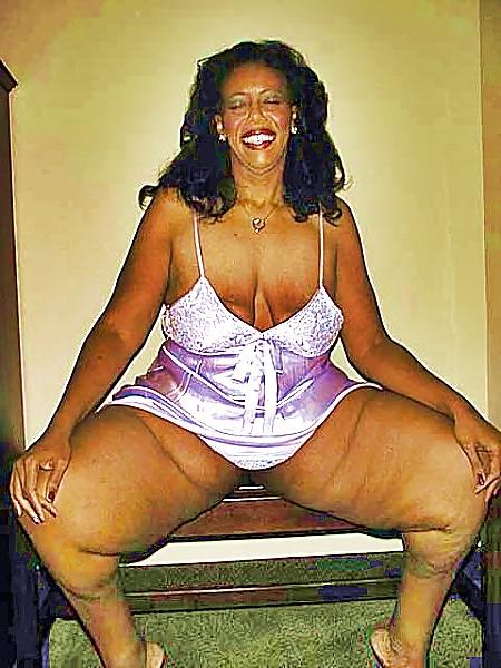25P Older Saggy Black Beauty