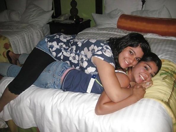 15P Arab Girls 4U ( Lesbians Colleftios - Part 2) 