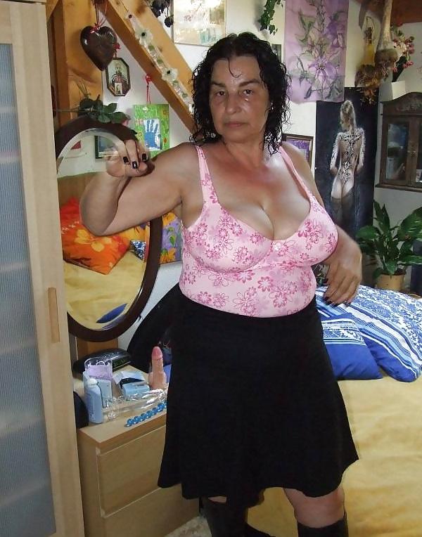 5P Hot  Mature with dildo Amateur