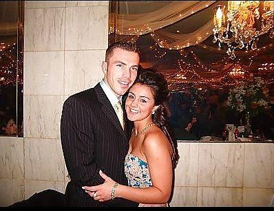 25P A wedding with a happy Ending