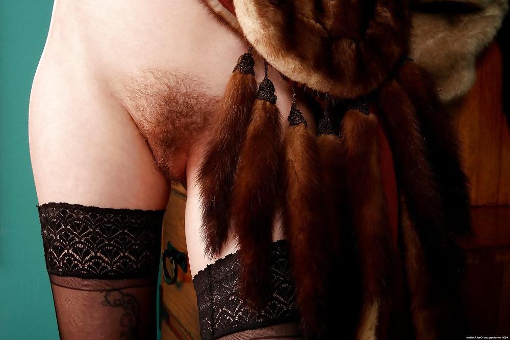 25P Hairy Redhead Teen