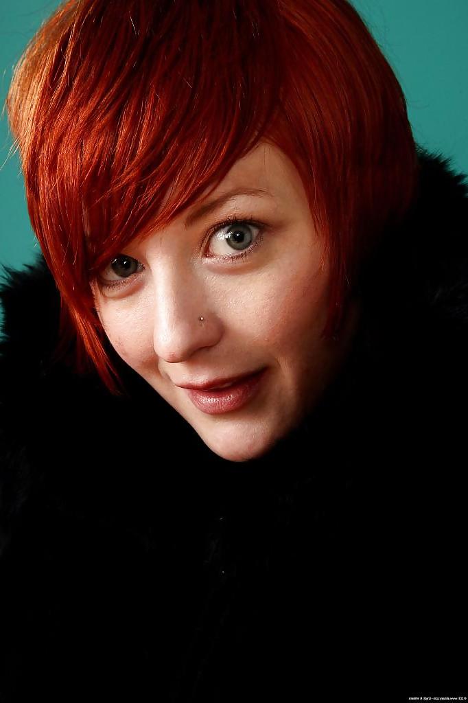 25P Hairy Redhead Teen