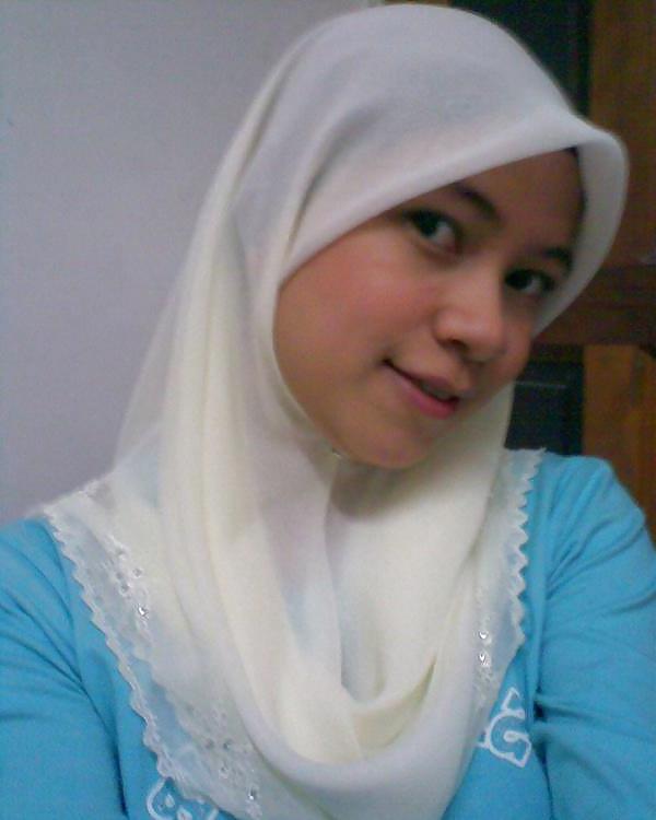 7P Malay Hijab Beauty (Non Nudes)