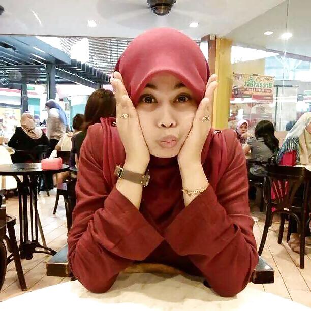 7P Malay Hijab Beauty (Non Nudes)