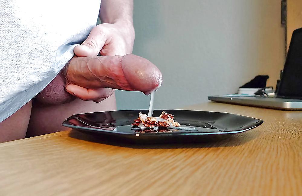 11P Cum food