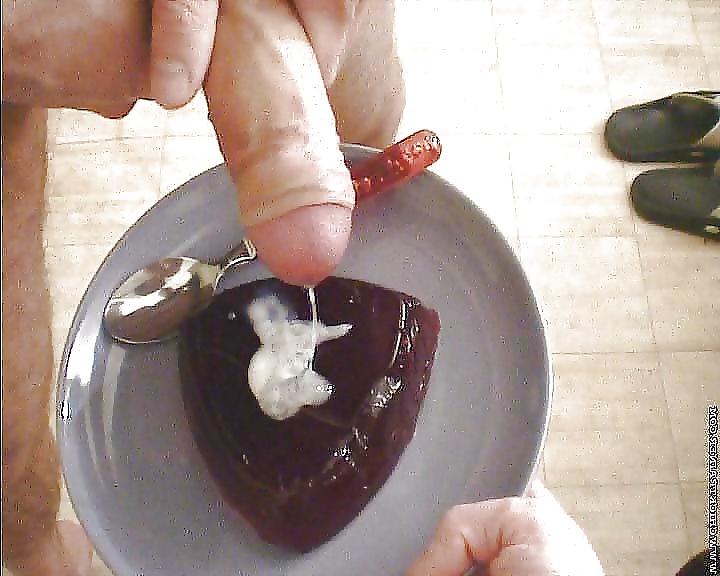 11P Cum food