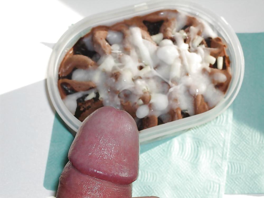 11P Cum food