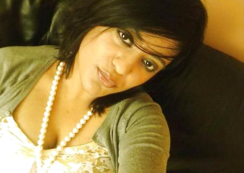 25P Desi Beauties