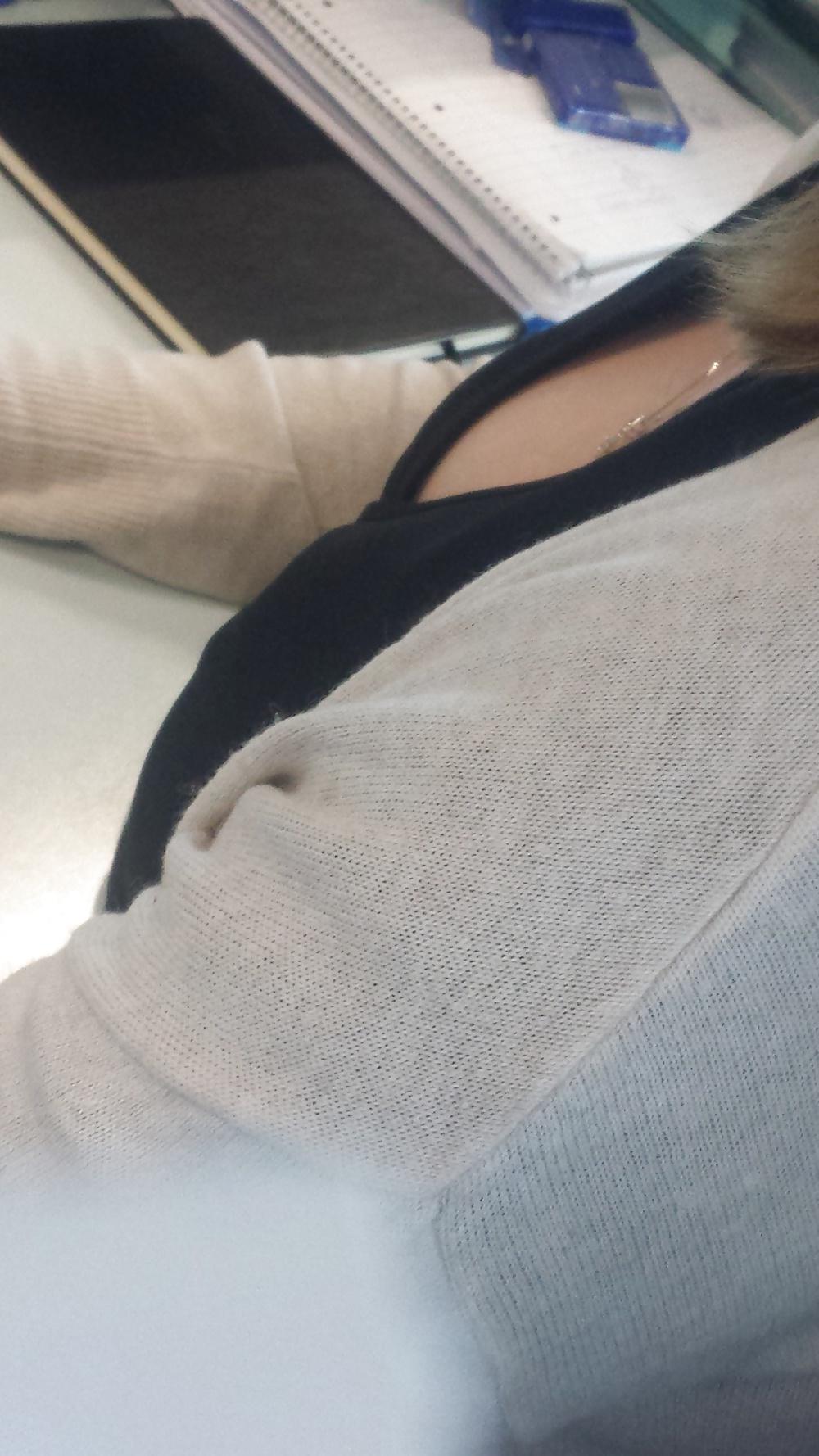 10P Downblouse attempts of Girl from work