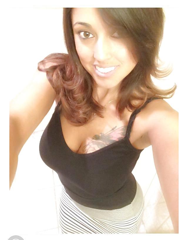 25P Sexy Colombian milf
