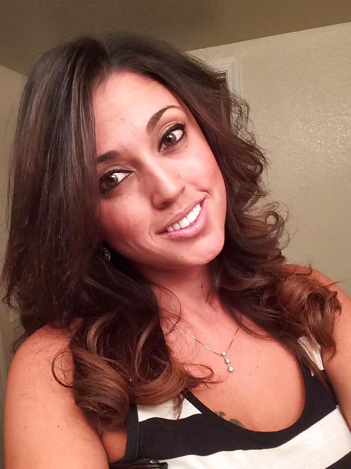 25P Sexy Colombian milf
