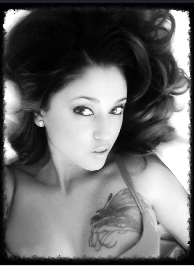25P Sexy Colombian milf