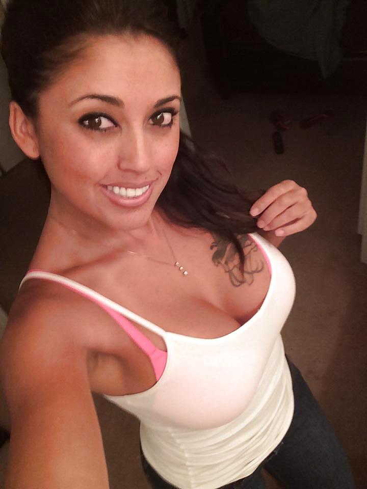 25P Sexy Colombian milf