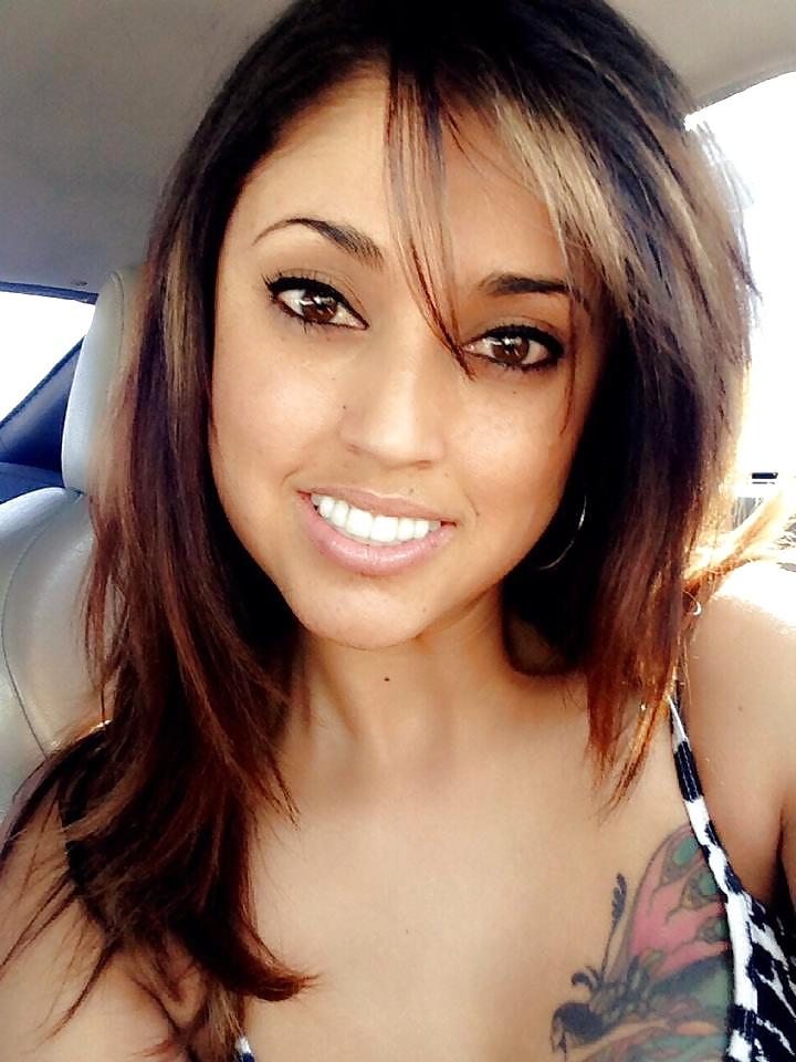 25P Sexy Colombian milf