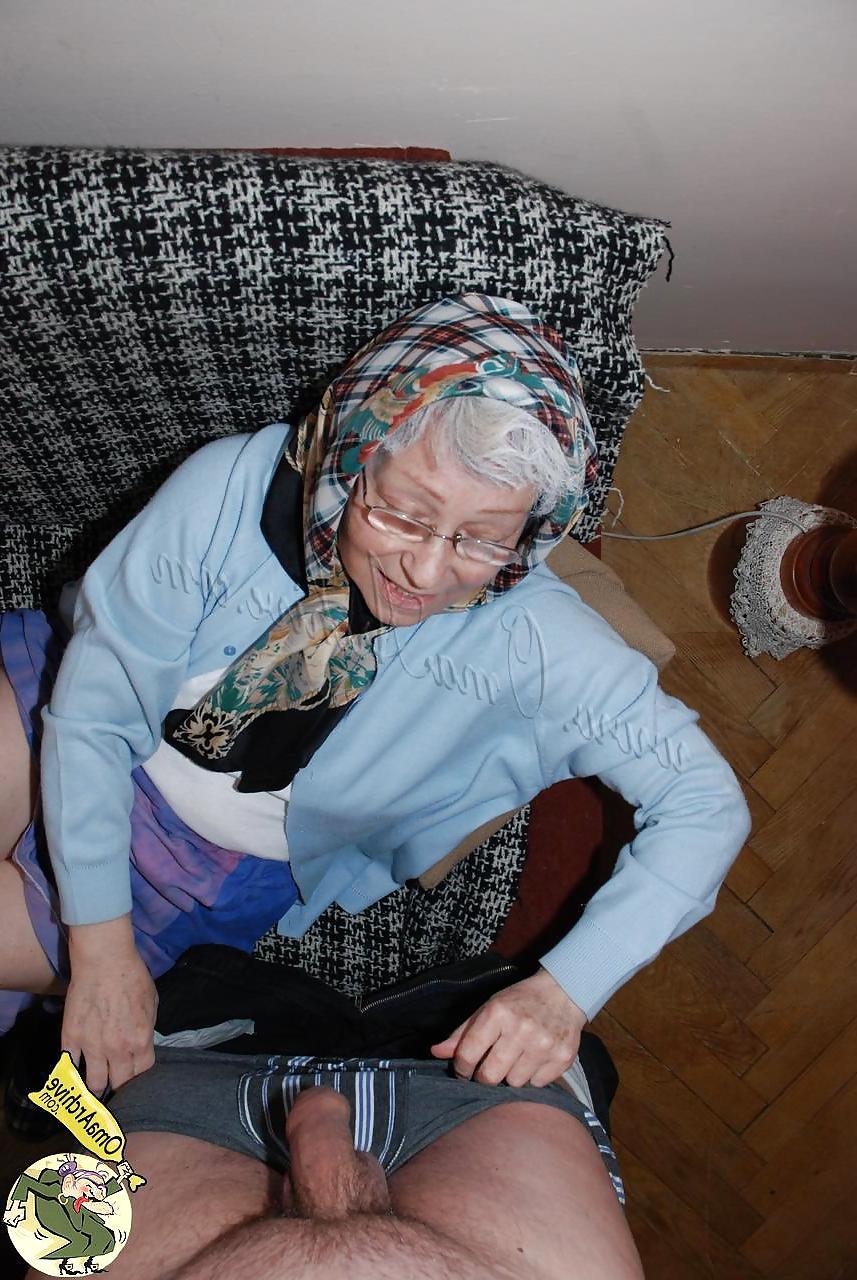 7P OmaPass Old Granny Lena sucking cock