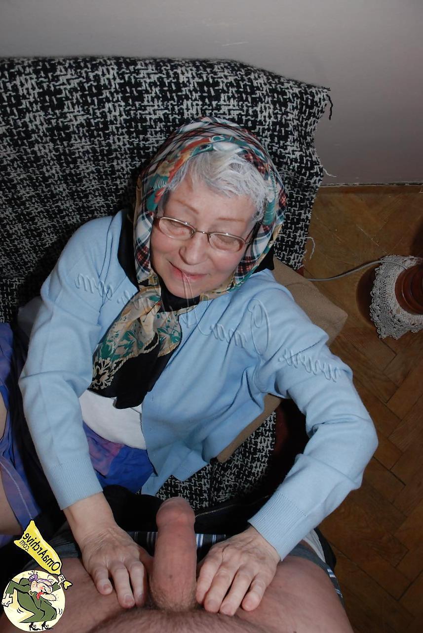 7P OmaPass Old Granny Lena sucking cock