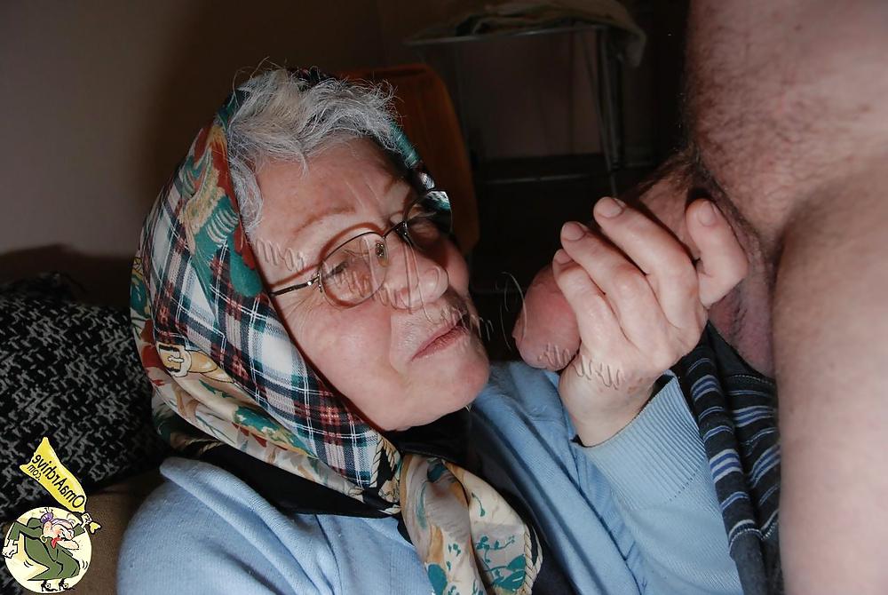 7P OmaPass Old Granny Lena sucking cock