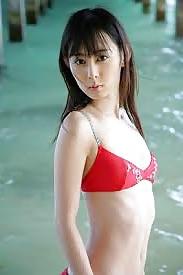 25P Small Breast & Flat Chests in Bikinis